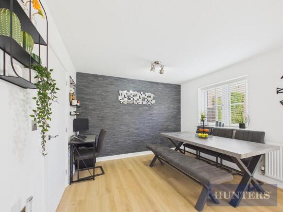 4 bed Detached for sale Image 8