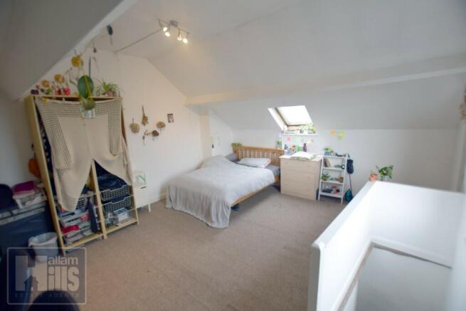 4 bed Terraced to rent Image 9