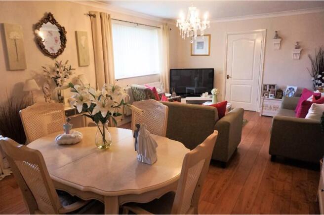 Lounge/Dining Room