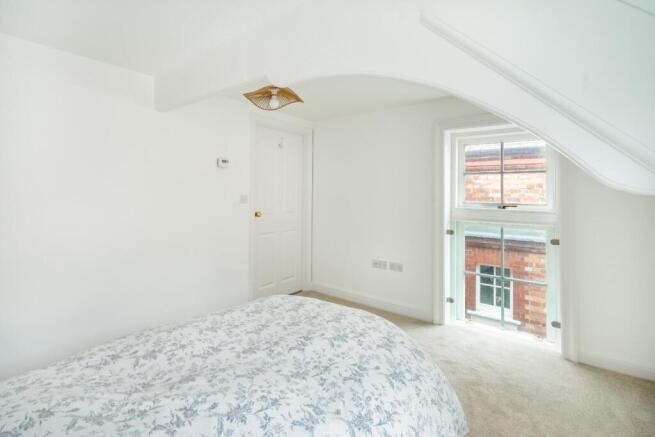 2 bed Town House for sale Image 8
