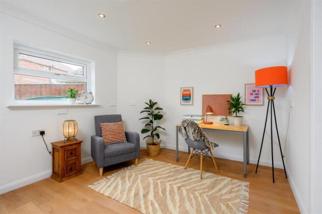 3 bed Semi-Detached for sale Image 10