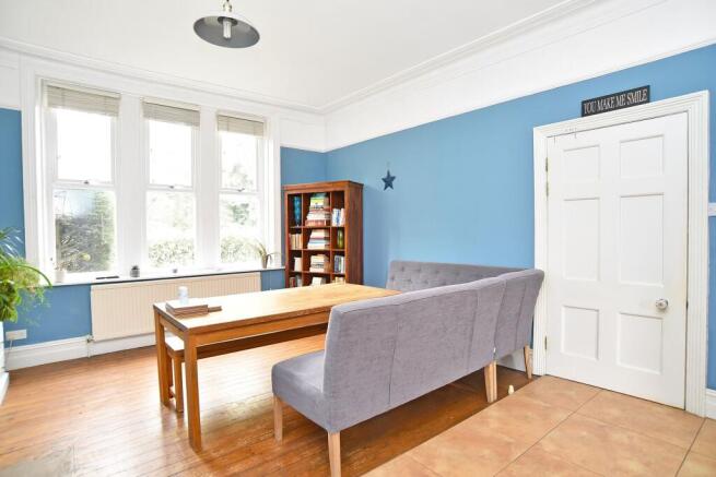 6 bed House for sale Image 6