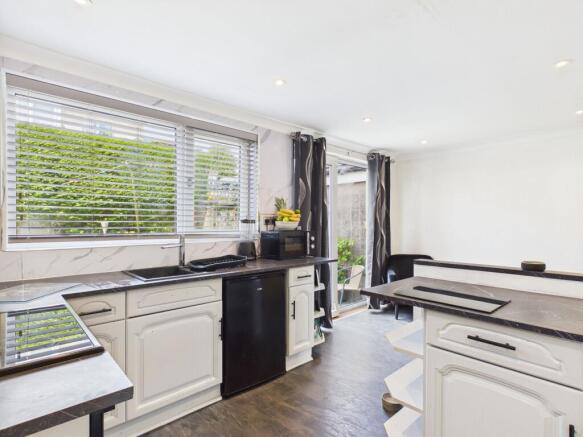 Derwent Drive, Kendal, LA9 - View 4