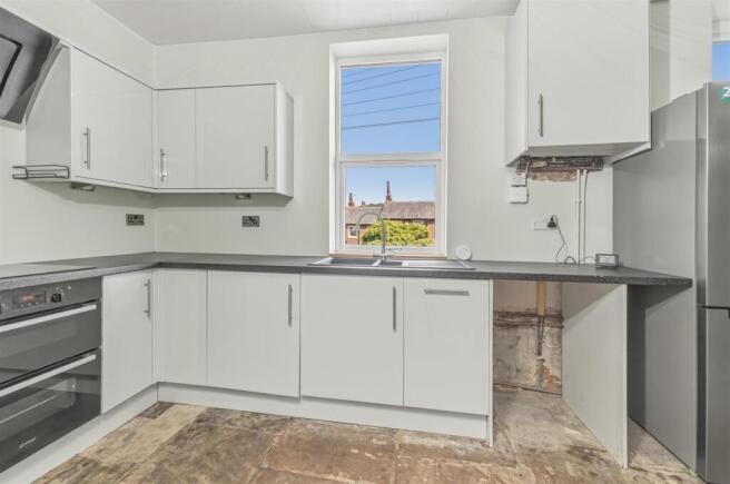2 bed Terraced for sale Image 7