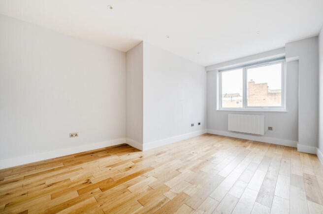 1347547-6-68b16d6...