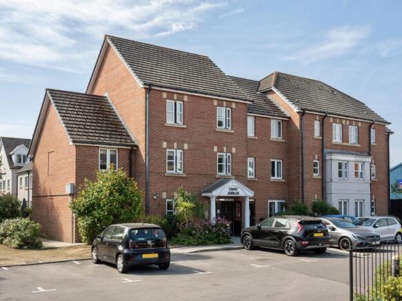 1-bed house on Plymouth Road, Penarth, £115,000