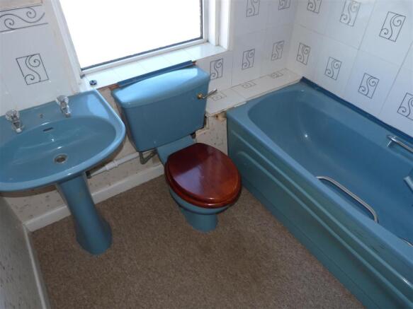 BATHROOM.JPG