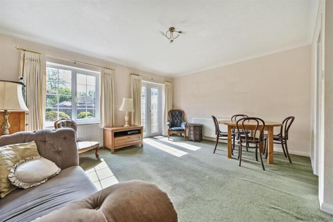Chalcraft Close, Liphook photo 4