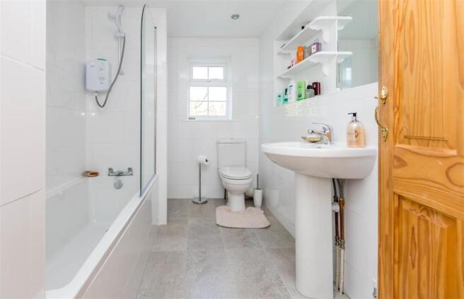 Family Bathroom.jpg