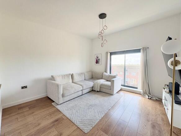 2 bed Apartment for sale Image 5