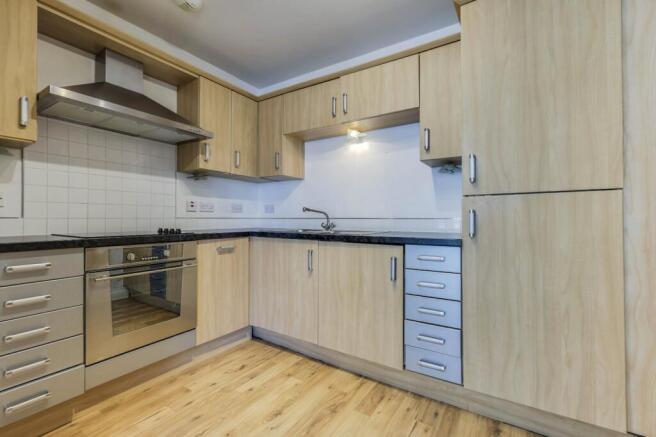 2 bed Flat for sale Image 5