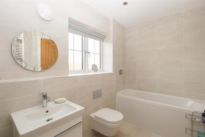 3 bed Detached for sale Image 10
