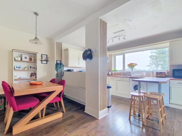 3 bed Semi-Detached for sale Image 7