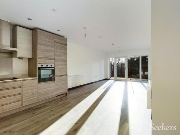 Kitchen / Lounge area