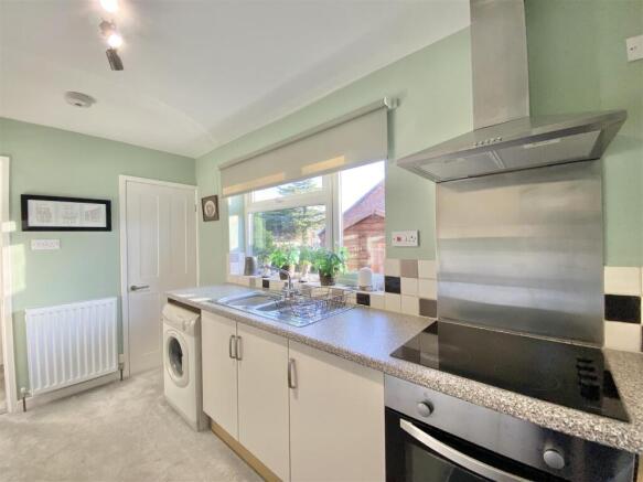 2 bed Detached Bungalow for sale Image 8