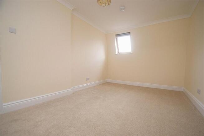 2 bed Apartment to rent Image 9