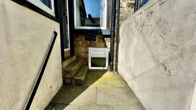 Rear Patio Pic1