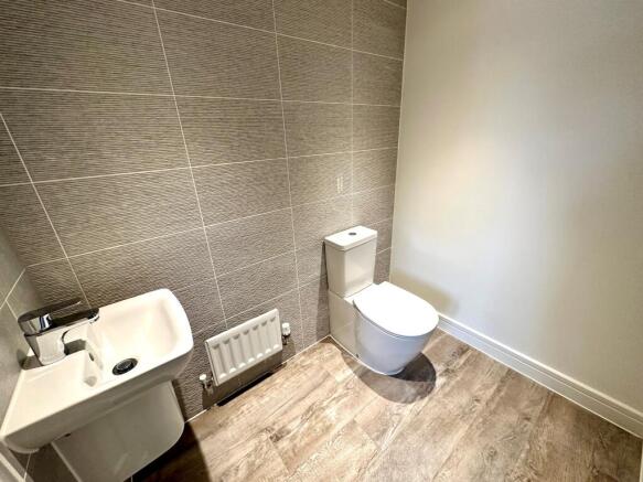 Cloakroom/wc