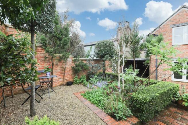 Garden 3.jpg
