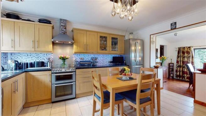 Kitchen/ Breakfast Room
