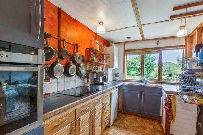 5 bed Terraced for sale Image 8