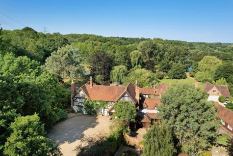 Hosehill, near THEALE village *M4 J12 - 3 miles