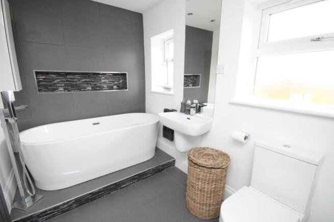 BATHROOM/W.C.