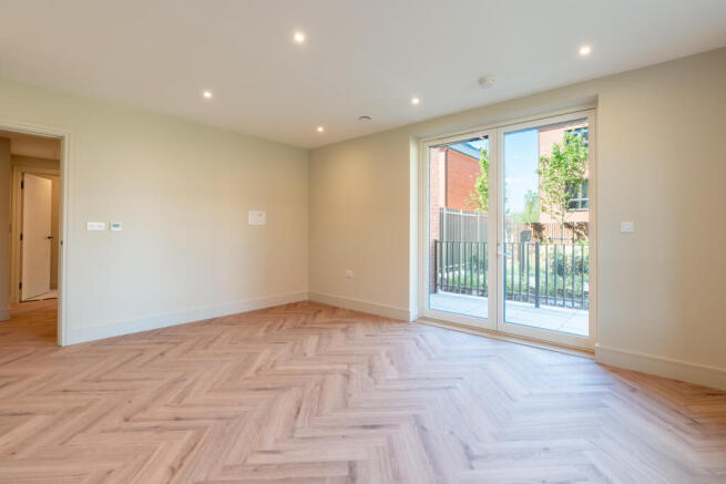 Spacious living room
