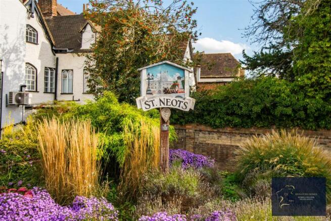 St Neots Sign.