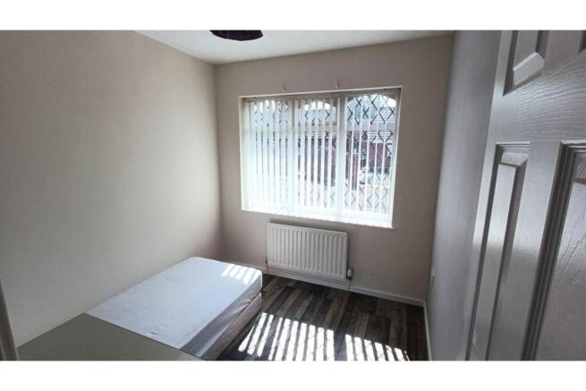 2 bed Semi-Detached Bungalow for sale Image 6