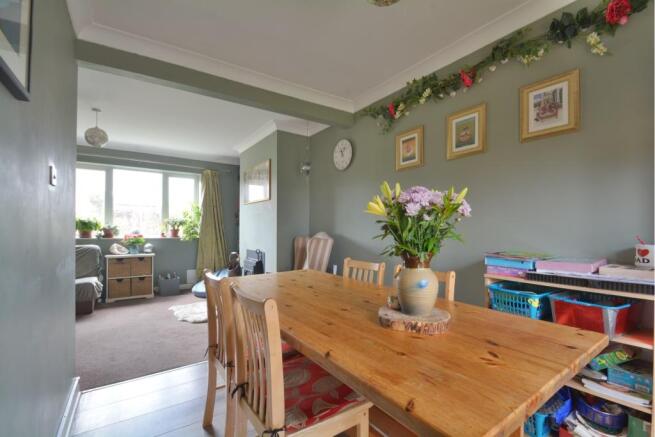 Lounge/Dining Room