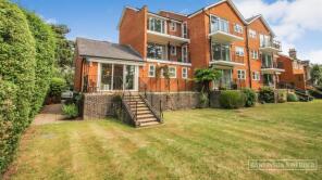 Flat 5, Motcombe, Palace Road, East Molesey KT8 9DW