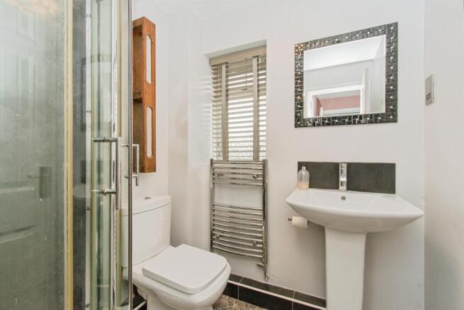 4 bed Detached for sale Image 4