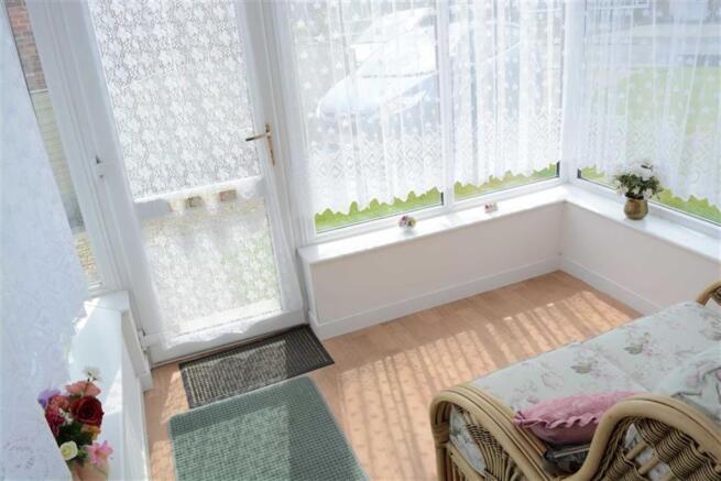 Side sun room