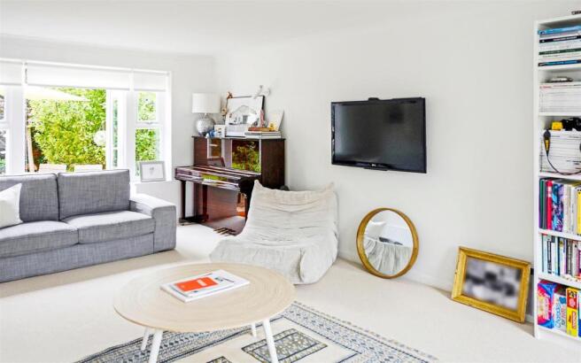 lounge_v2[1].JPG