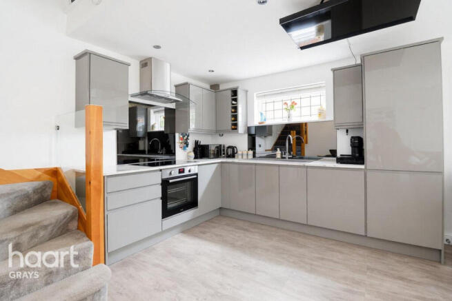 Kiln Way, Grays photo 4