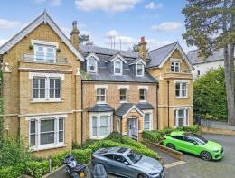 14, Coopers Court, Piercing Hill, Theydon Bois, Epping CM16 7JW