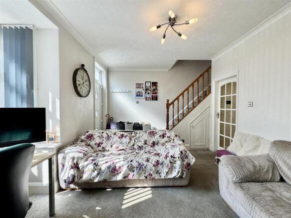 3 bed Semi-Detached for sale Image 6