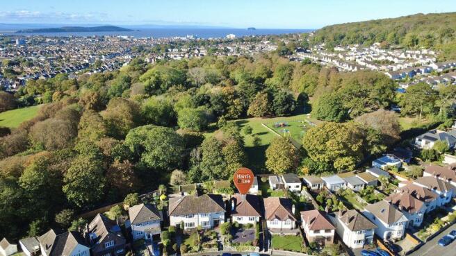 Ashcombe Park Behind