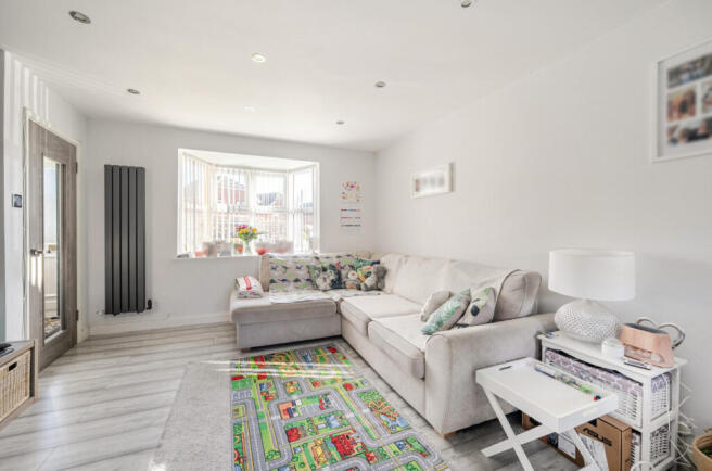 Ashtrees Road, Woodley, Reading, Berkshire, RG5 photo 2