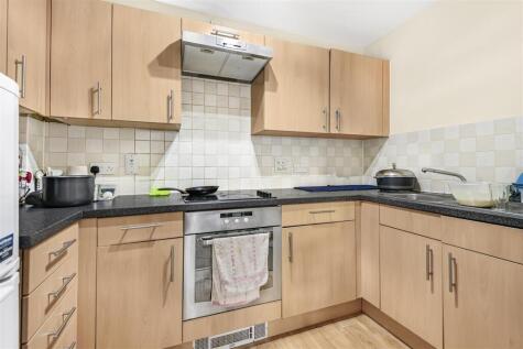 Holyhead Mews, Cippenham