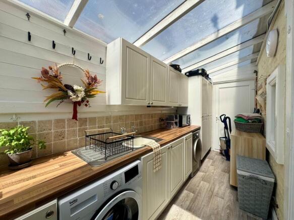 Colville Road, Lowestoft, NR33 9QY photo 4