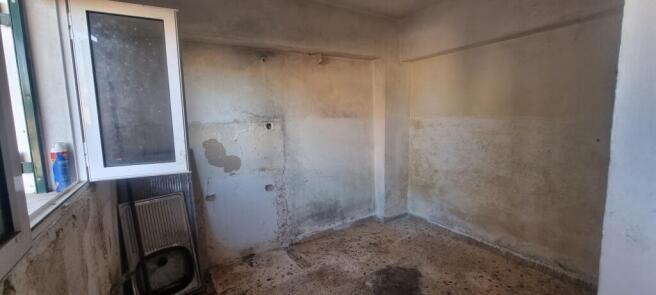 ROOM 1