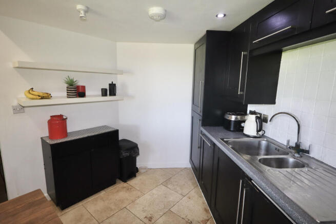 Kitchen / dining room