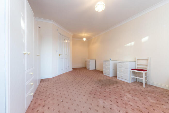 MASTER BEDROOM (2...