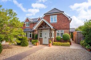 Willow End, Fullers Road, Rowledge, Farnham GU10 4BP