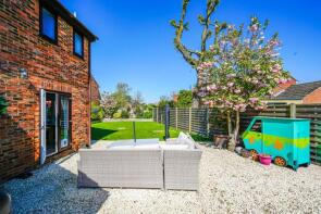6, Nan Aires, Aylesbury HP22 4QZ