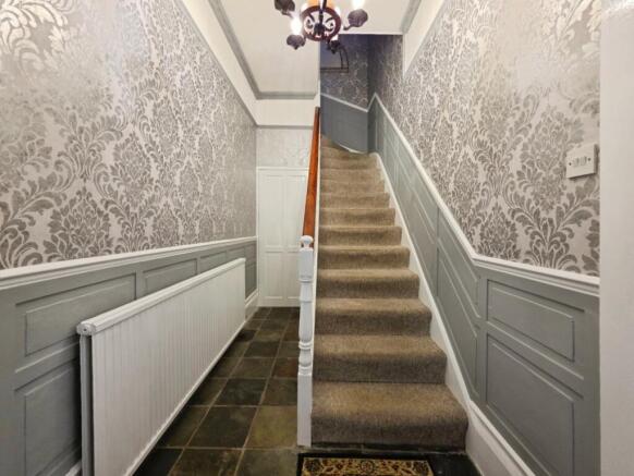 5 bed Semi-Detached for sale Image 11