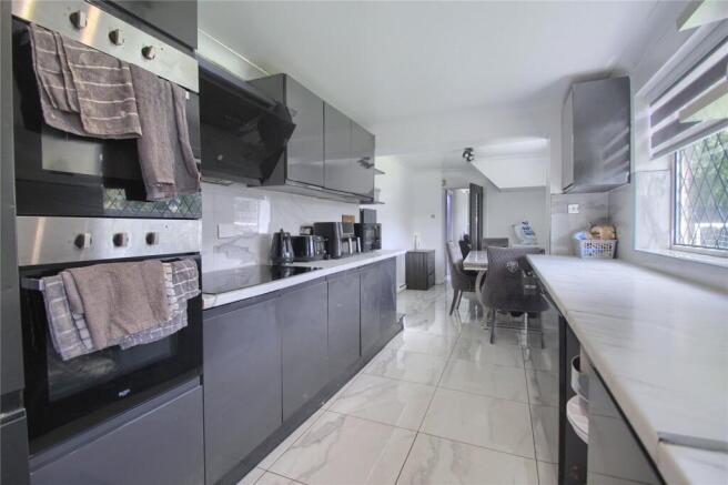 3 bed Semi-Detached for sale Image 11
