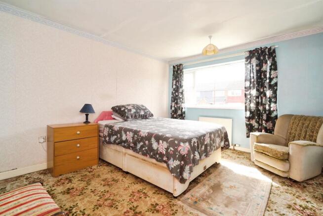 3 bed Semi-Detached for sale Image 9